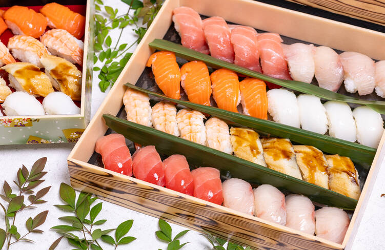 握り寿司 7貫中1貫(中トロ、まぐろ赤身、かんぱち、サーモン、海老、穴子、烏賊)