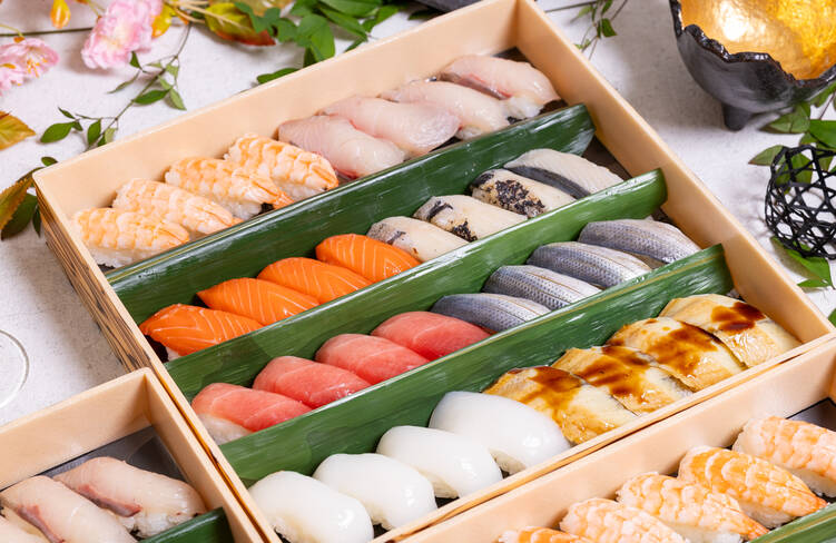 職人が握る鮨をお届けします