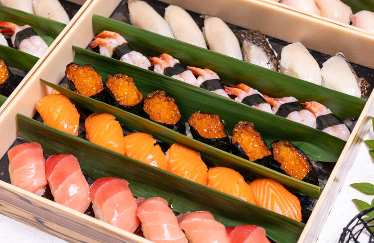 職人が握る鮨をお届けします