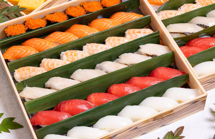 職人が握る鮨をお届けします