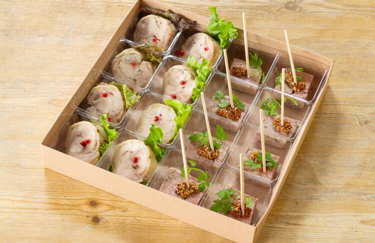 鶏もも肉の自家製ガランティーヌ・自家製パテドカンパーニュのピンチョス