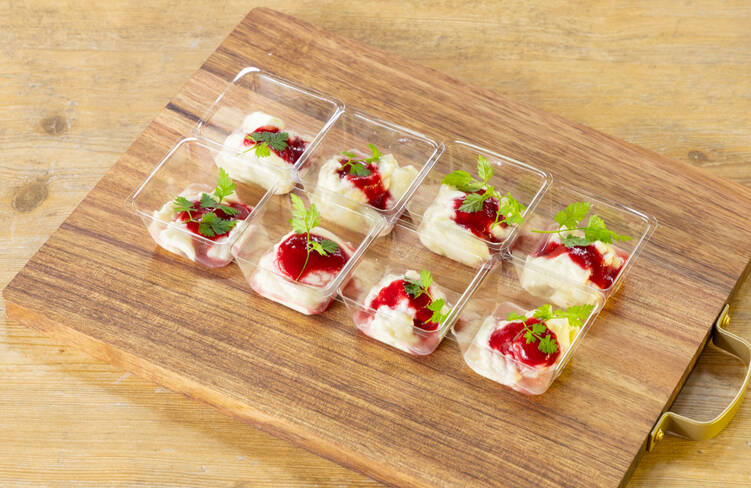 イチゴの自家製パンナコッタ