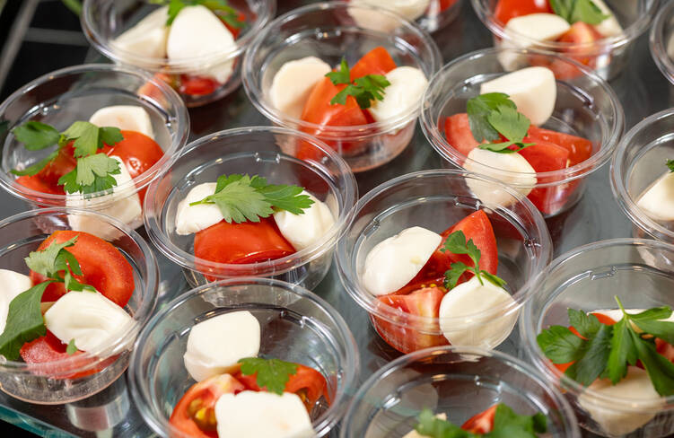 農園から届いたトマトのカプレーゼ