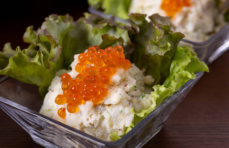 こぼれるいくら！寿司屋のポテトサラダ