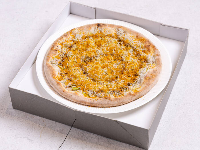 加熱式容器でピザをお届け！山利シラス×カラスミ｜CRAZY PIZZA