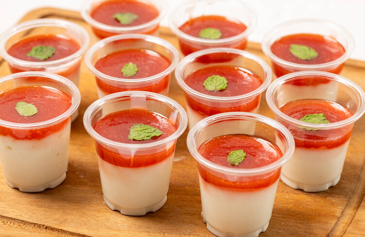 パンナコッタ 苺ソース