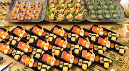 おいでやす 茶月のにぎり鮨と和洋折衷(1,500円 / 人) - オードブル