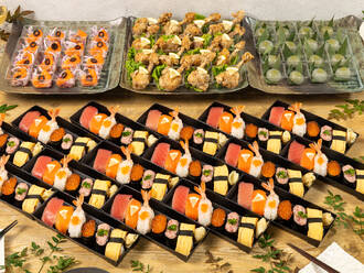 おいでやす 茶月のにぎり鮨と和洋折衷(1,500円) 