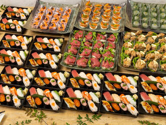 はんなり  茶月のにぎり鮨と和洋折衷(2,500円) 