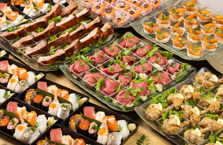 老舗茶月の鮨×和洋折衷オードブルのパーティ料理をお届けします