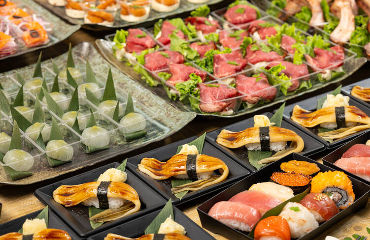 老舗の鮨と和洋折衷オードブルを安定品質でお届けします