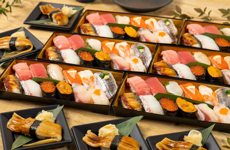 基本は大皿盛りですが、食シーンに応じて個食盛りをご選択ください