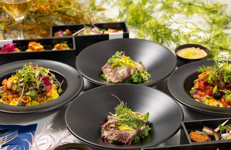 お一人様5種類のプレートでお料理が届きます