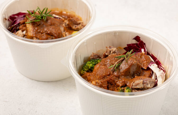 【温製】黒毛和牛肩ロースト スネ肉のシェリー煮込み(黒毛和牛の肩ローストをシェリー酒でじっくり煮込んだ一品)