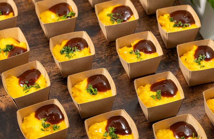 サフランとトリュフ香る リュクスオムライス