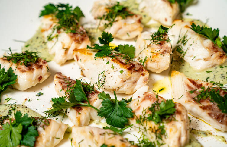 白身魚のグリルハーブバターソース