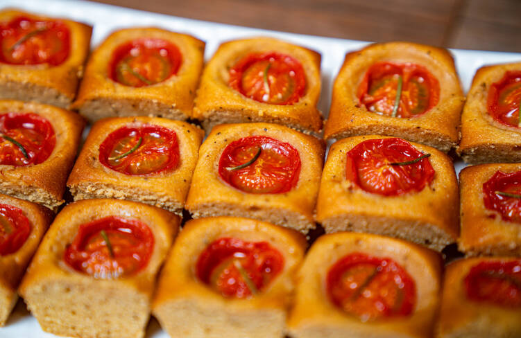 トマトときな粉のフィナンシェ