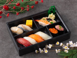 伊豆 (1人前桶お1人様10貫)(2,900円) 