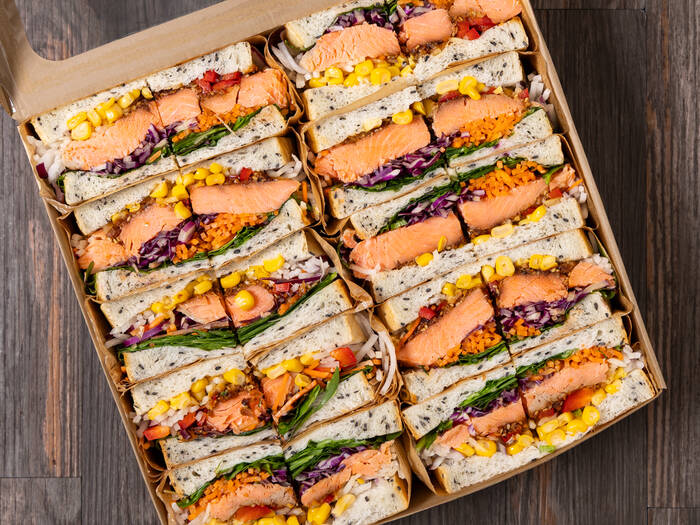 3種サンドセット サーモン&メンチカツ&玉子焼｜Somy'sWitch(ソミーズ