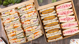 8種野菜のツナサンドと選べるサンドセット(500円 / 人) - オードブル