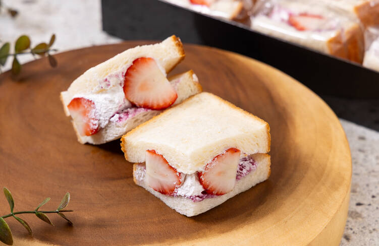 季節のフルーツサンド