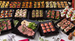 エイジング・ビーフ 希少肉ラグジュアリー(5,000円 / 人) - オードブル