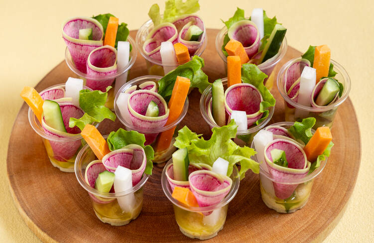 フムスと彩り野菜スティック