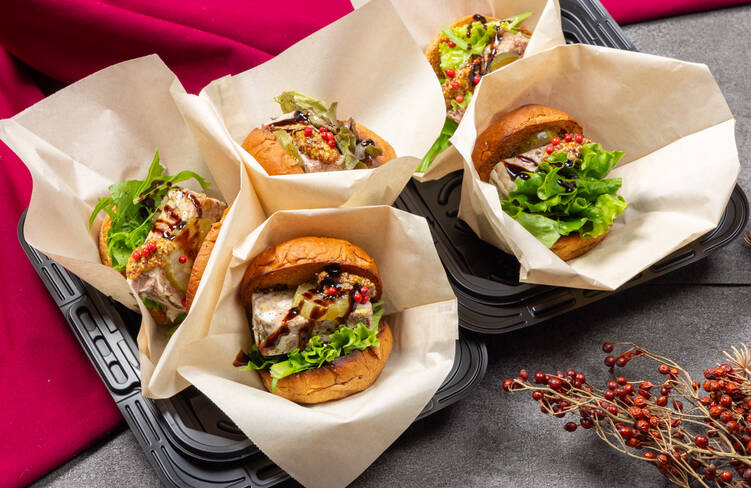 元ハンバーガー屋店主が手掛けるおつまみバーガー