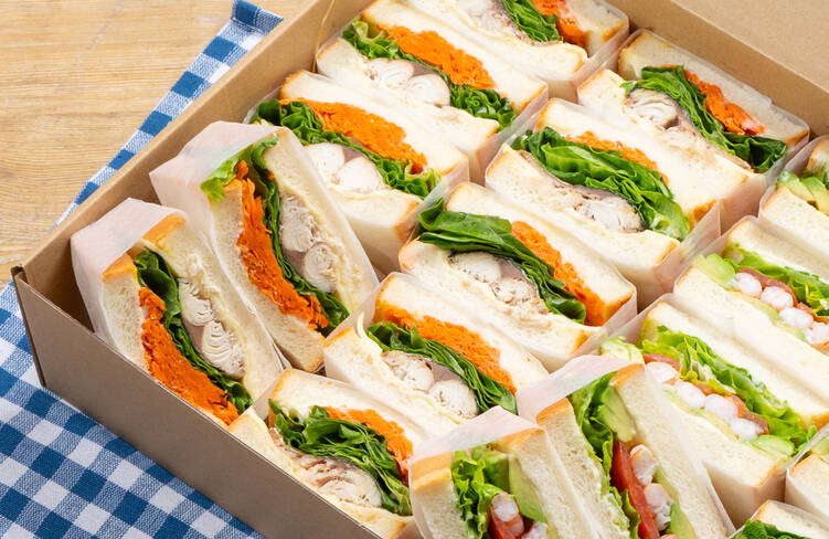 鯖の旨味と納得のボリューム感「鯖サンド」