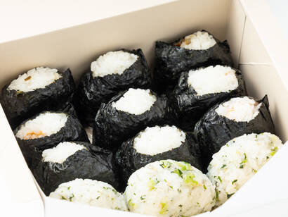 王道の鮭入り！4種の白米おにぎり/1人2個