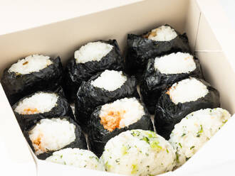 人気のたらこ入り！4種の白米おにぎり/1人2個(500円) 