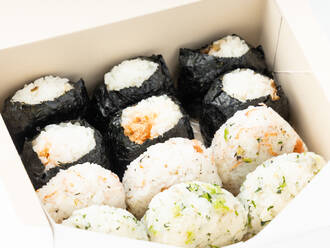 じゃこむすび入り！4種の白米おにぎり/1人2個(500円) 