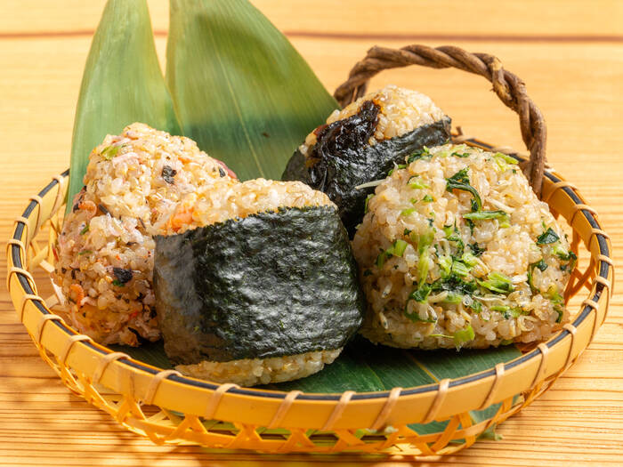 混ぜご飯2種入り！4種の玄米おにぎり(1人2個)｜愛米家本舗 - シェフコレ