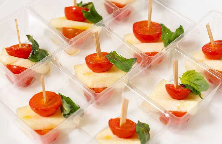 完熟トマトとモッツァレラのカプレーゼ