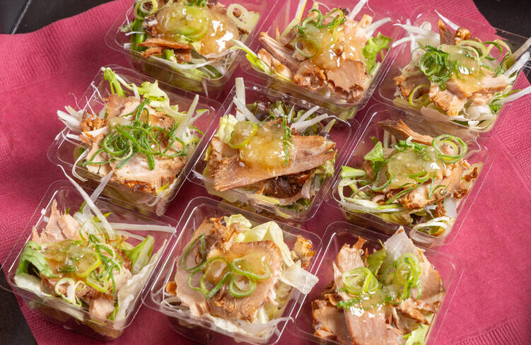 刻みチャーシューの葱塩サラダ