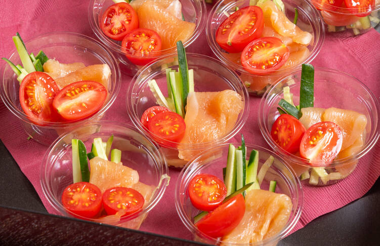 赤鶏のしっとり生ハム※生ハム用の食肉加工がされているメニューです。