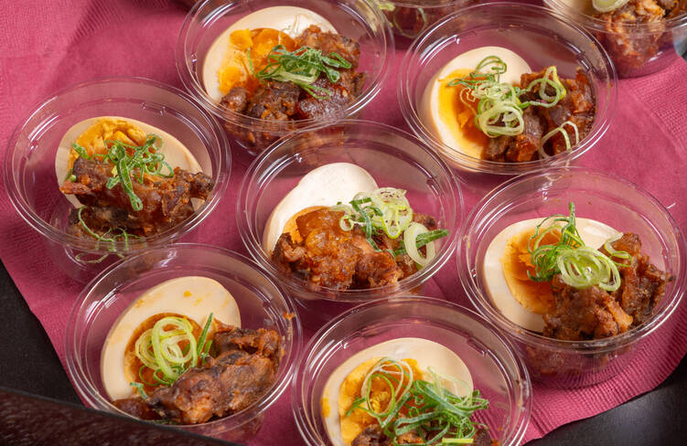 とろとろ豚軟骨煮込み