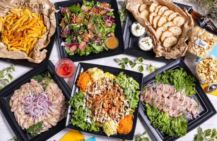 お腹も心も満たす盛り盛りのチキンオーバーライス