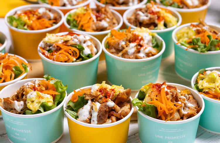 インカのめざめとアンチョビのポテトサラダ カリカリベーコン・パーティーキャラメルポップコーン・合鴨スモーク ゆず胡椒添え・彩り野菜の自家製ピクルス