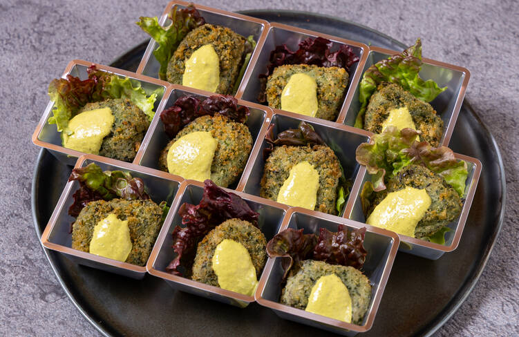 ポークカツのプロヴァンス風 グリーンマスタードソース