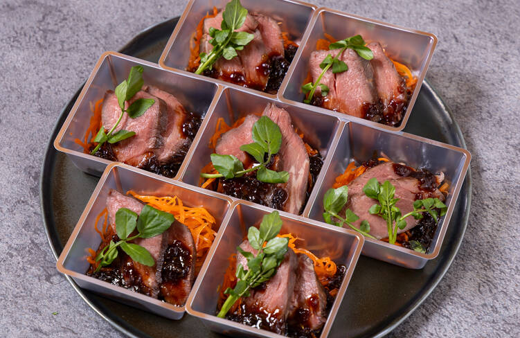 牛フィレステーキ たまり醬油が香る特製赤ワインソース