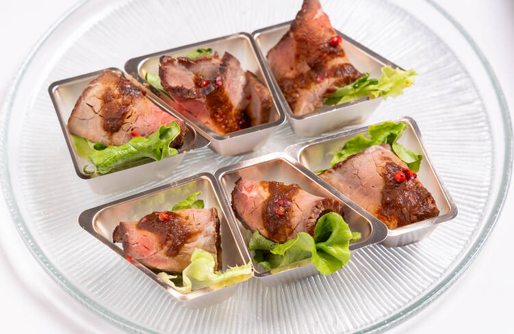 人気！ローストビーフ 焦がしオニオンソース