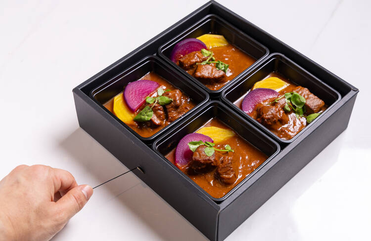 【温製】&times;ボリューム&times;牛ブリスケの赤ワイン煮込み