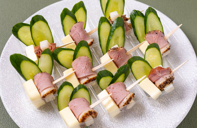 鴨肉とお餅とチーズのピンチョス