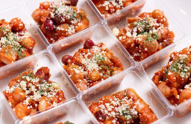 ３種豆のトマト煮込み