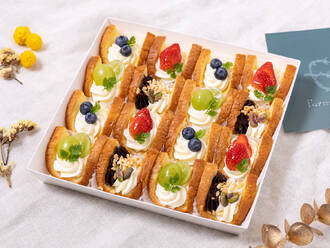 贅沢リコッタスイーツプレミアムBOX(930円) 