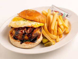 SASAオリジナル・中目黒バーガー(2,530円) 
