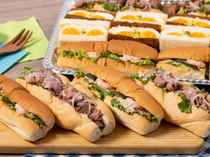 パンも具材もバラエティ豊富！パーティープレート｜17sandwiches