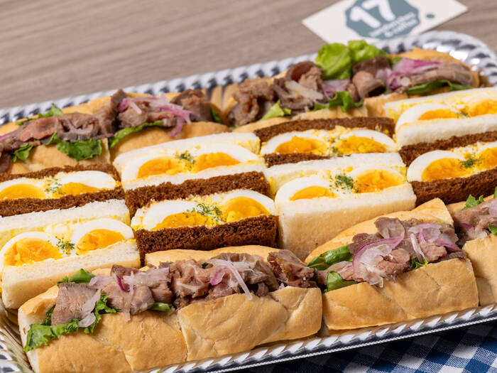 2種類のパンを使ったお手軽サンドオードブル｜17sandwiches