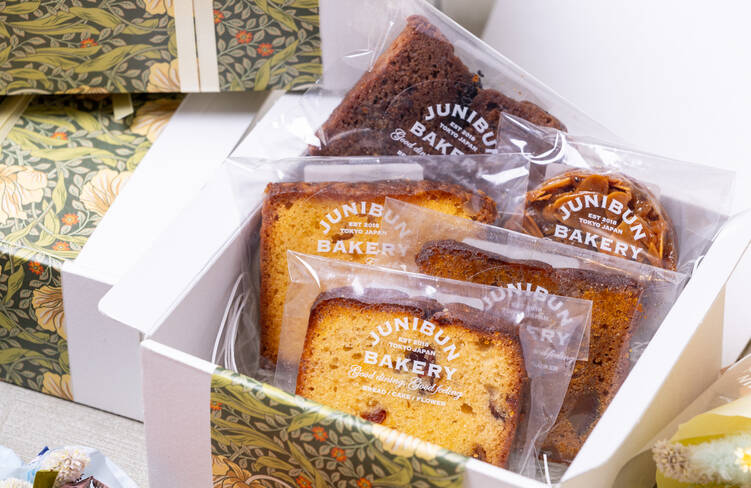 お持ち帰りも可能な焼菓子アソートBOX